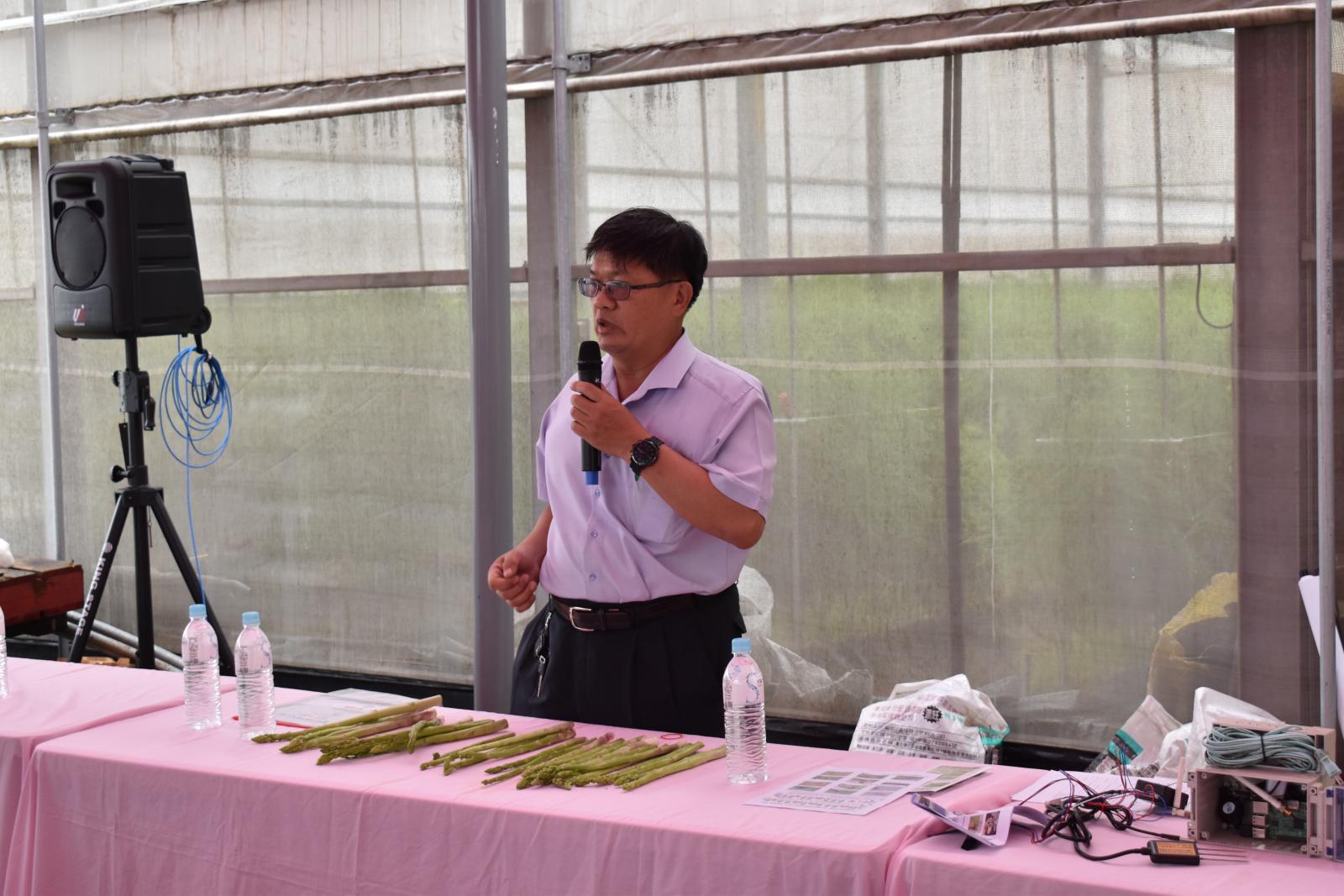 將軍區農會林彥良主任說明「蘆筍分級特性及選別機應用」