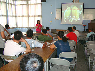 講習會由作物環境課鄭課長安秀主持