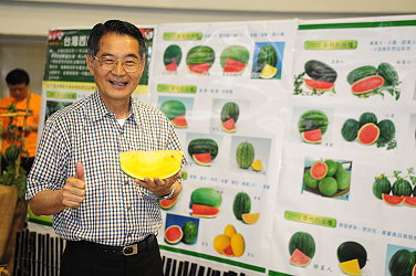 西瓜是臺灣揚名國際的驕傲，全世界4個西瓜種子中就有1個是臺灣的品種