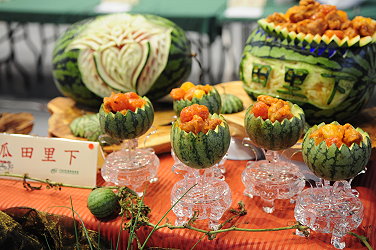 西瓜料理作品-瓜田里下