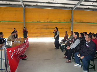 於綜合討論時學員提出問題參與討論