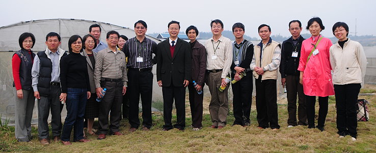 臺東區農改場來訪人員與本場同仁合影