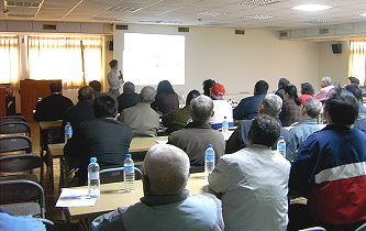 本場謝副研究員明憲說明長豇豆栽培技術