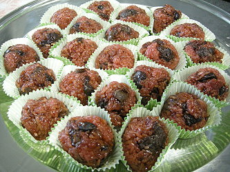 小巧可愛的紅糟米糕