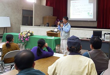 林明瑩副研究員針對根蟎之生態及防治措施進行詳細說明