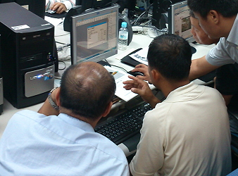 學員互相熱烈討論與學習