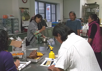 班員嘗試親手做米鬆餅的糆糊