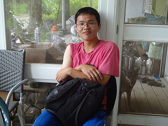 笑的好靦腆的玠霖