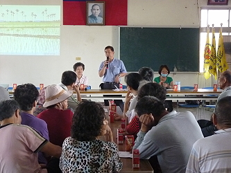 鄭榮瑞副場長與 郭股長谅彩共同主持 座談會