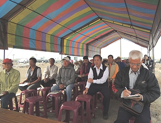 農民熱烈參與田間觀摩會