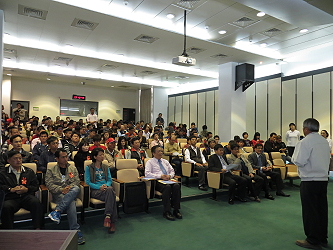 教育訓練第一會場座無虛席