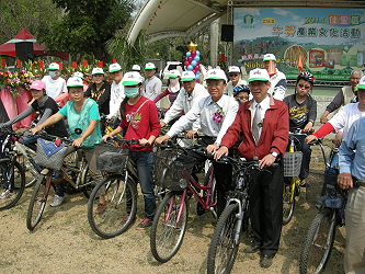 由農委會陳文德副主委與佳里區農會黃政村總幹事宣告活動開始