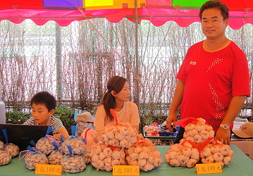 青年農民蔡耀慶先生全家福