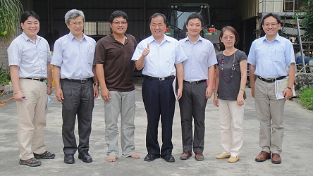 張致盛處長等現場訪視青農江亞倫先生 