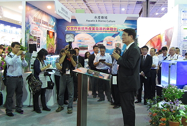 胡興華副主任委員主持農業科技館開幕記者會