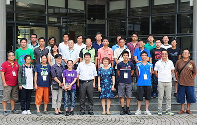 學員們與王場長合照