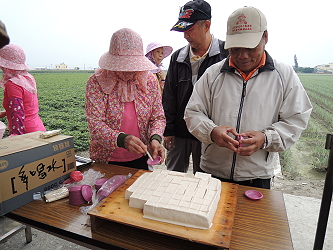 大豆新品種臺南 10 號製作的豆腐，美味令人 垂涎