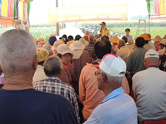 學甲地區主要作物為大豆與玉米，大豆根部可以與土壤中根瘤菌共生，與玉米輪作有利於土地永續經營