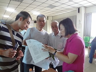 鄭安秀課長現場解答農友芒果用藥問題