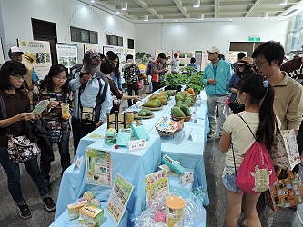 2 天展示吸引近 2 千人次參觀人數，達到促進交流與教育民眾之良好效果