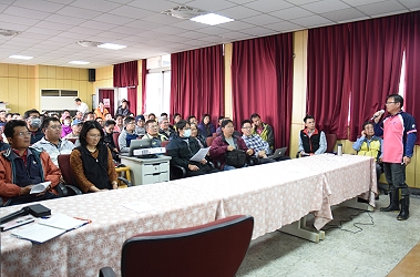 雲林縣青年農民聯誼會程裕誠會長分享有機蔬菜生產之經營效率及通路分析