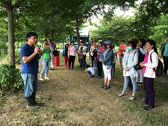 時生永續農場李惟裕場長解說農場內生產栽培模式及現況