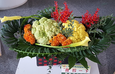 以花椰菜為主角的蔬果花藝展示