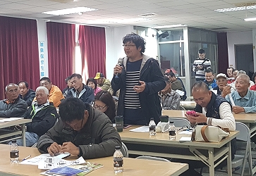 座談會時現場農友踴躍提問