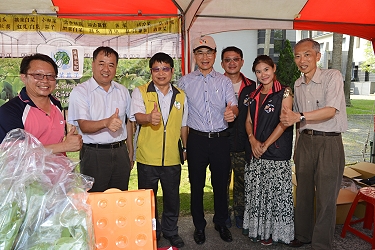 陳吉仲副主委、張致盛處長、王仕賢場長蒞臨現場勉勵雲林青農