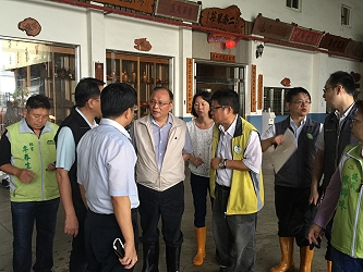 農糧署及王場長向主委報告災損情況