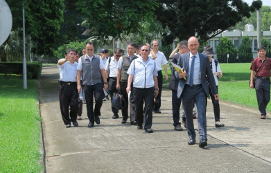 亞蔬中心主任 Dr. Marco Wopereis 親自引導參觀