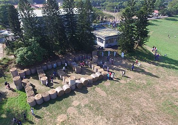 畜試所草原上的草包迷宮