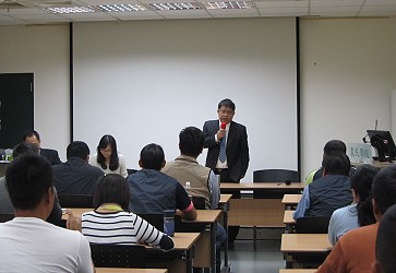 王仕賢場長主持青農座談，了解青農近況與輔導需求