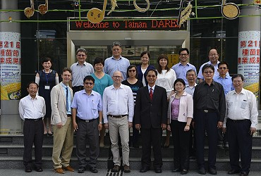 AIT貴賓與本場及畜試所長官、同仁合影