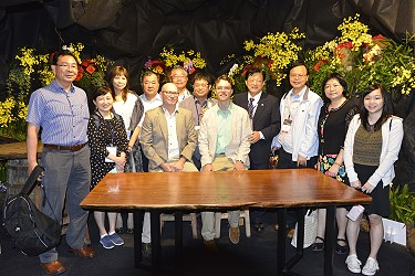 台南市農業局許漢卿局長親自接待貴賓，農委會張致盛處長 、洪偉屏科長、台中場林學詩場長、高雄場場長林景和、臺 東場陳信言場長亦同行參訪