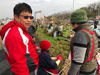 王場長赴基地向工作人員加油打氣