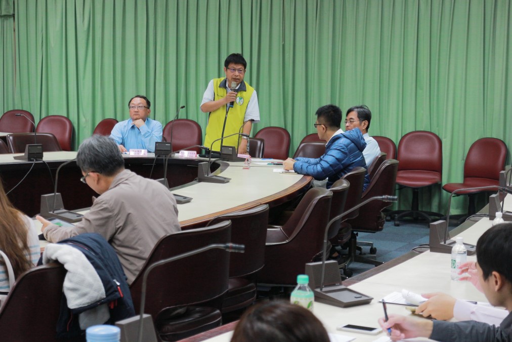 王仕賢場長主持說明會Q&A諮詢座談