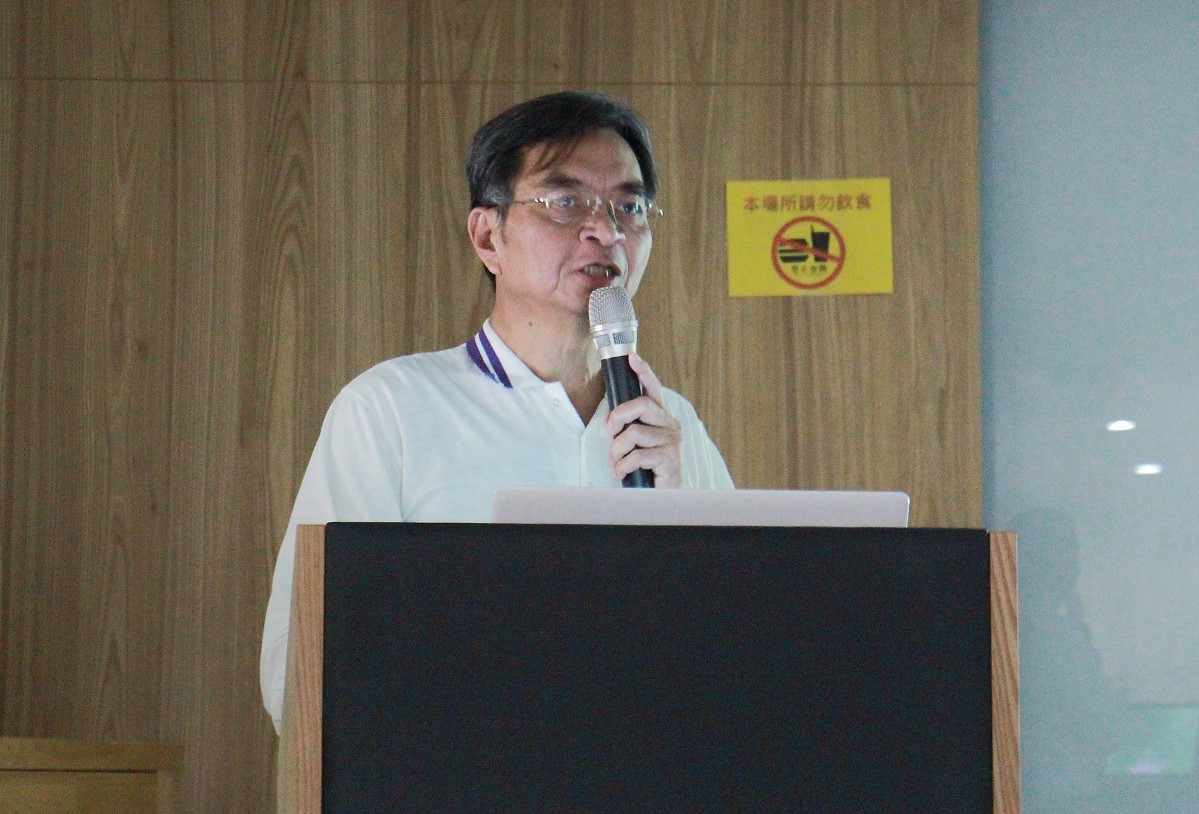 農糧署蔡隆琮技士說明「養蜂事實申報及登錄作業程序」內容