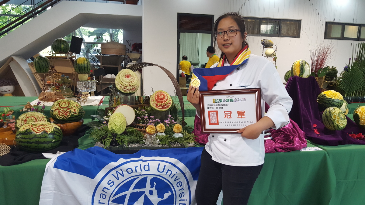 果雕校園組冠軍－陳思穎
