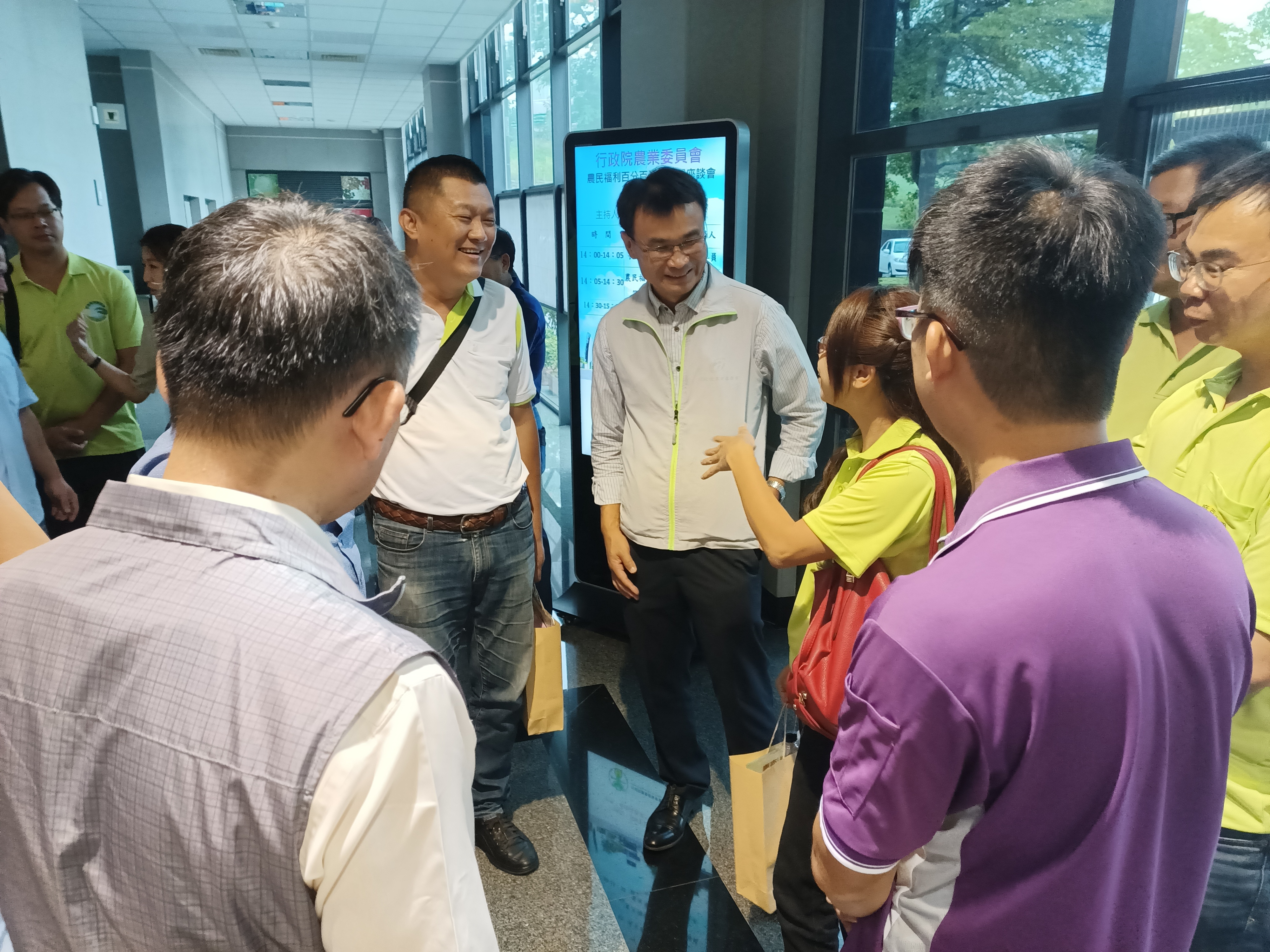 會後與青農朋友交換意見