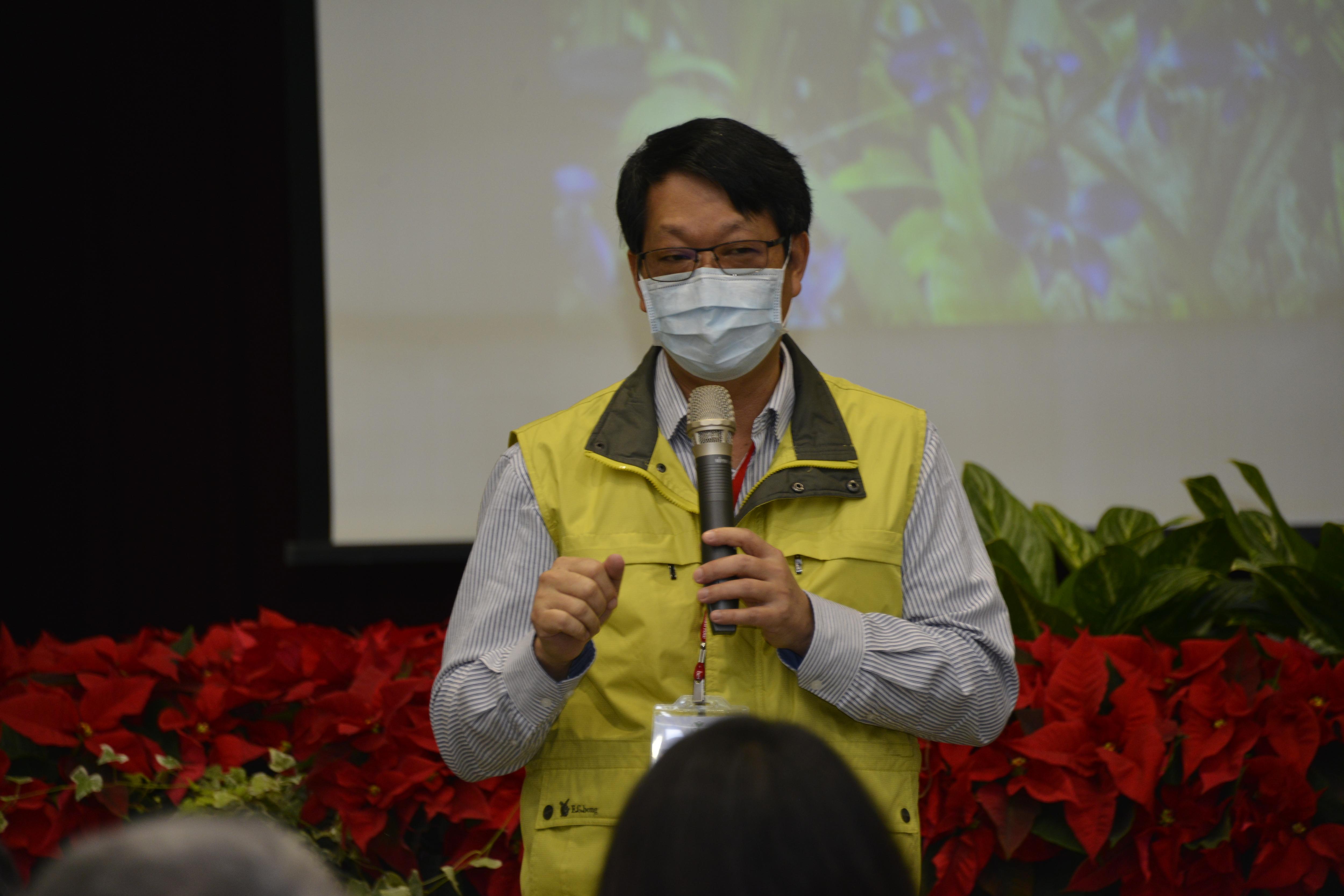 李文立分所長則提起了與鄭秘書在相關果樹病害防治上的合作歷程