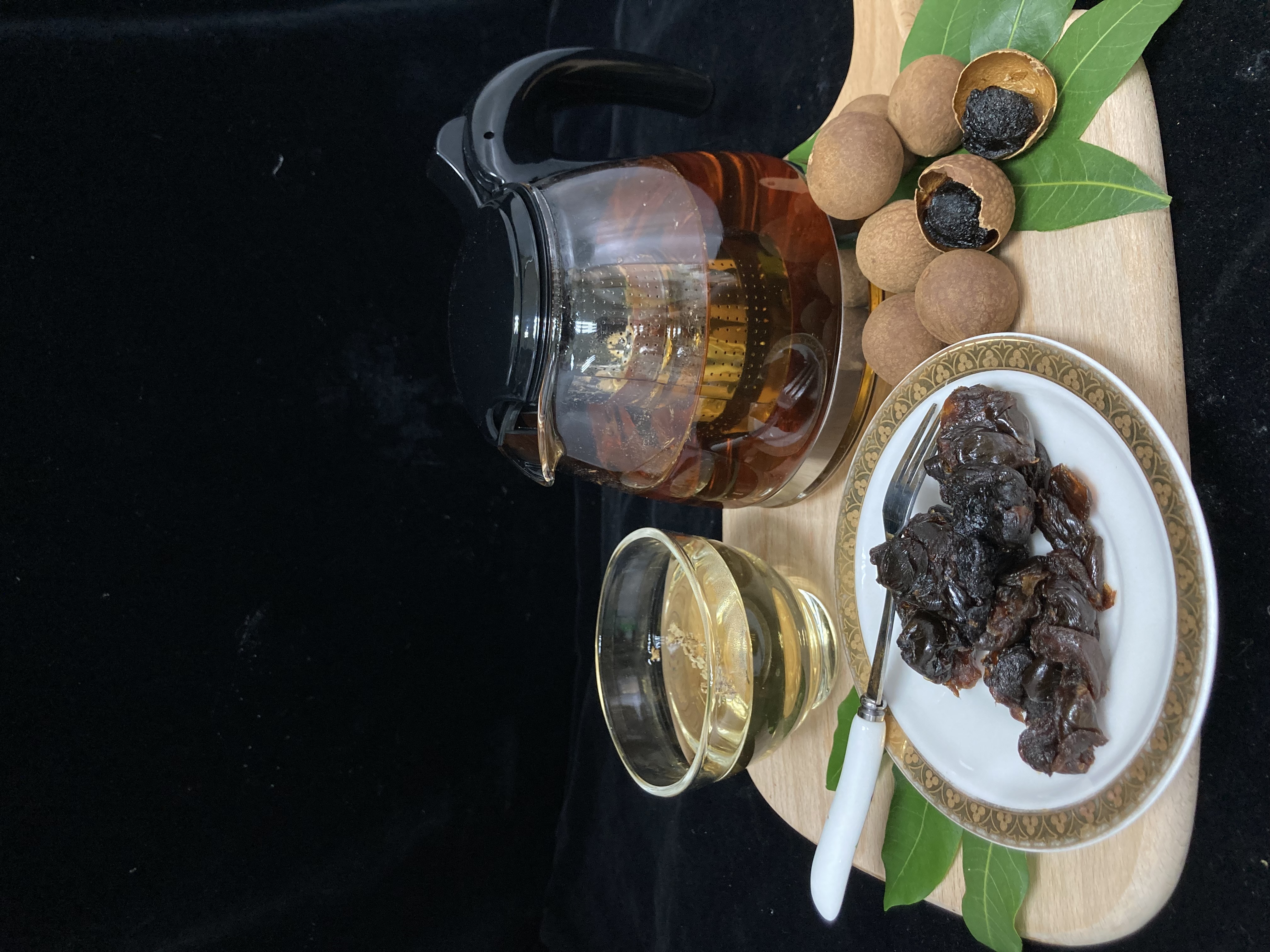 充滿蜜香的龍眼花茶及營養豐富的龍眼乾