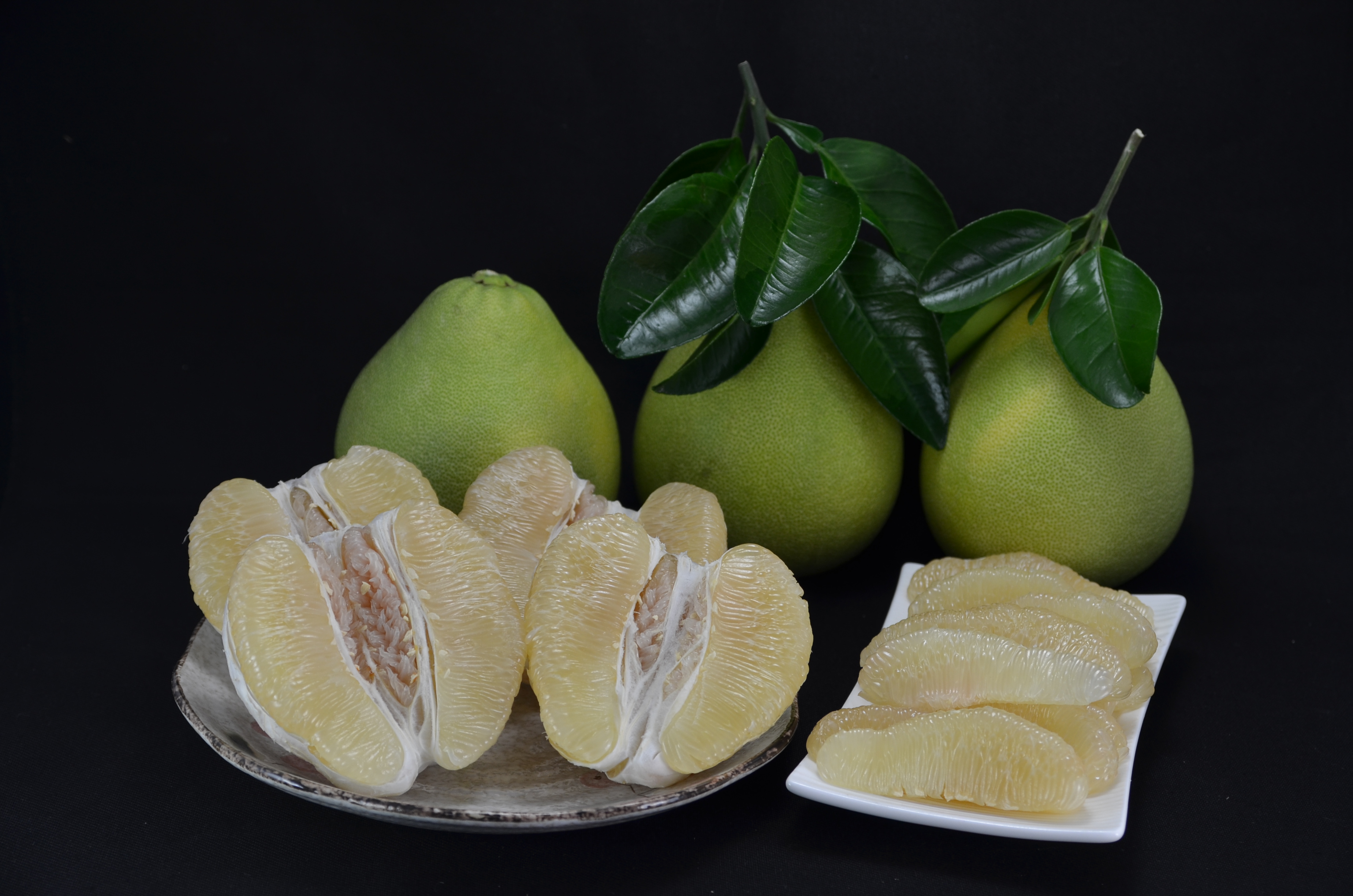 文旦滋味誘人﹅果肉粒粒晶瑩剔透，且富含膳食纖維及維他命C