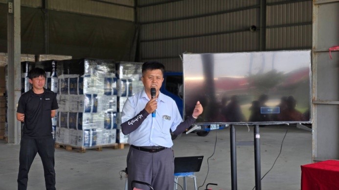 新台灣久保田股份有限公司黃碧文經理介紹政府農機政策及公司優惠方案