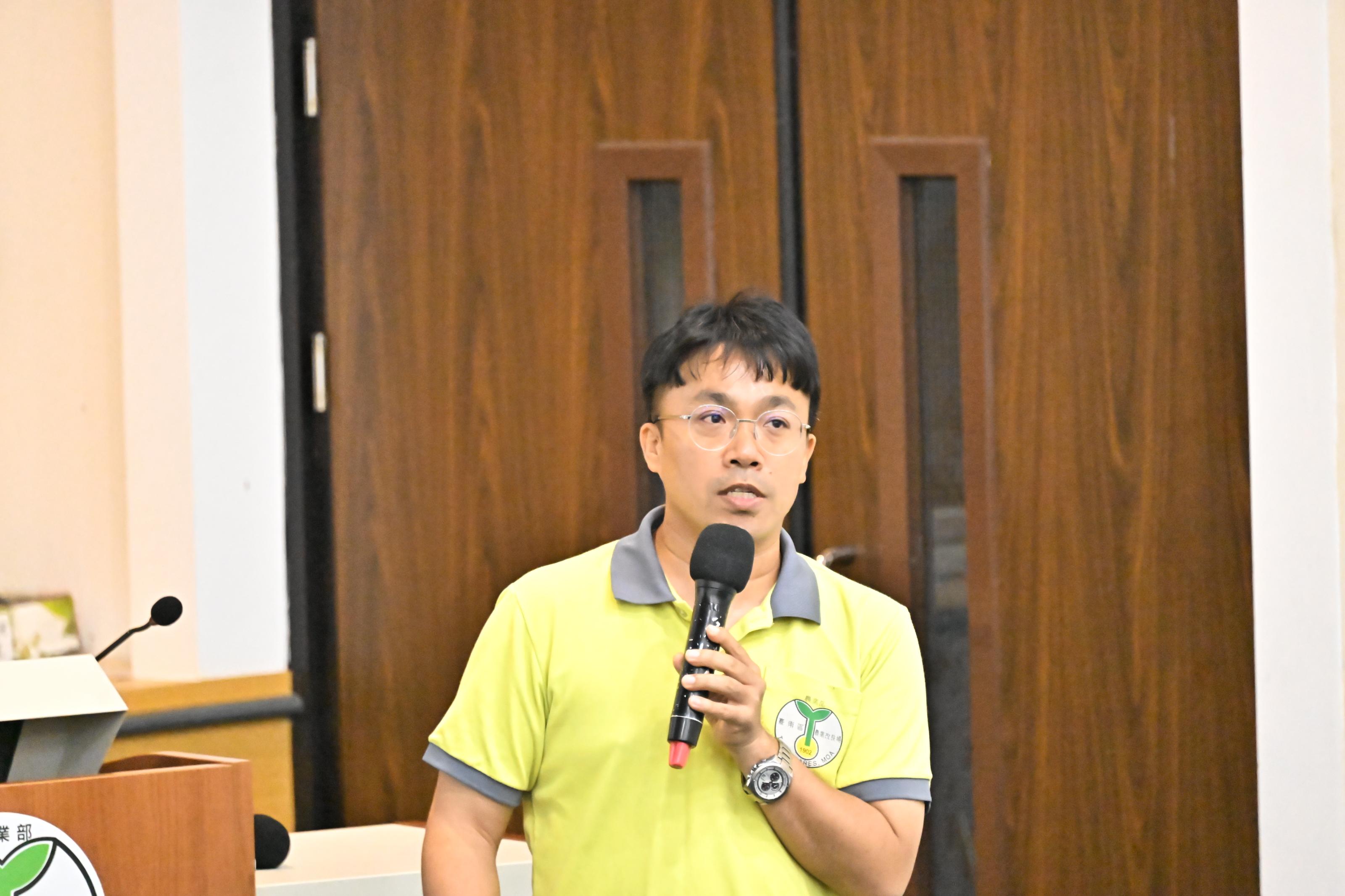本場陳盈丞副研究員講解《坡地果園IPM管理與無人載具應用》